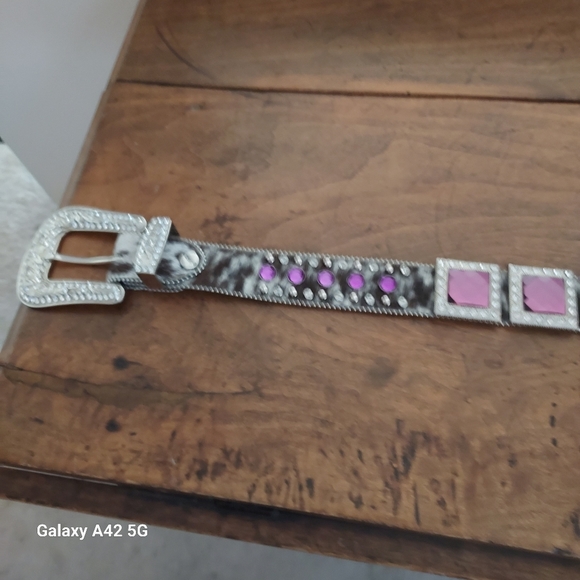 Flashy purple  belt - Picture 2 of 7